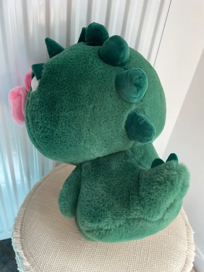 Peluche Sanrio Hello Kitty Dinosaure 🦖 - photo numéro 6