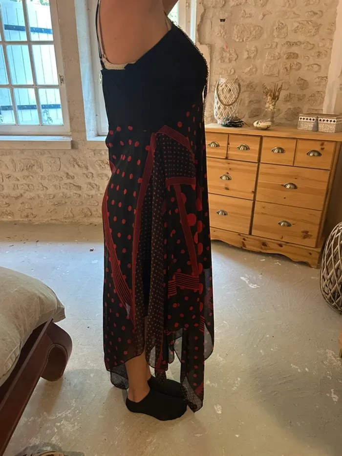 Jolie robe rouge et noir - photo numéro 4
