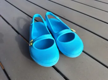 Ballerines Crocs bleues – pointure 34/35 – bon état