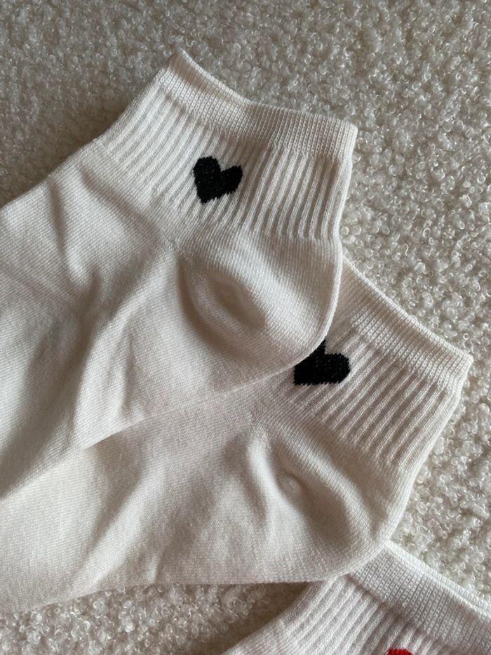 Chaussettes femme blanc coeur rouge noir - photo numéro 4
