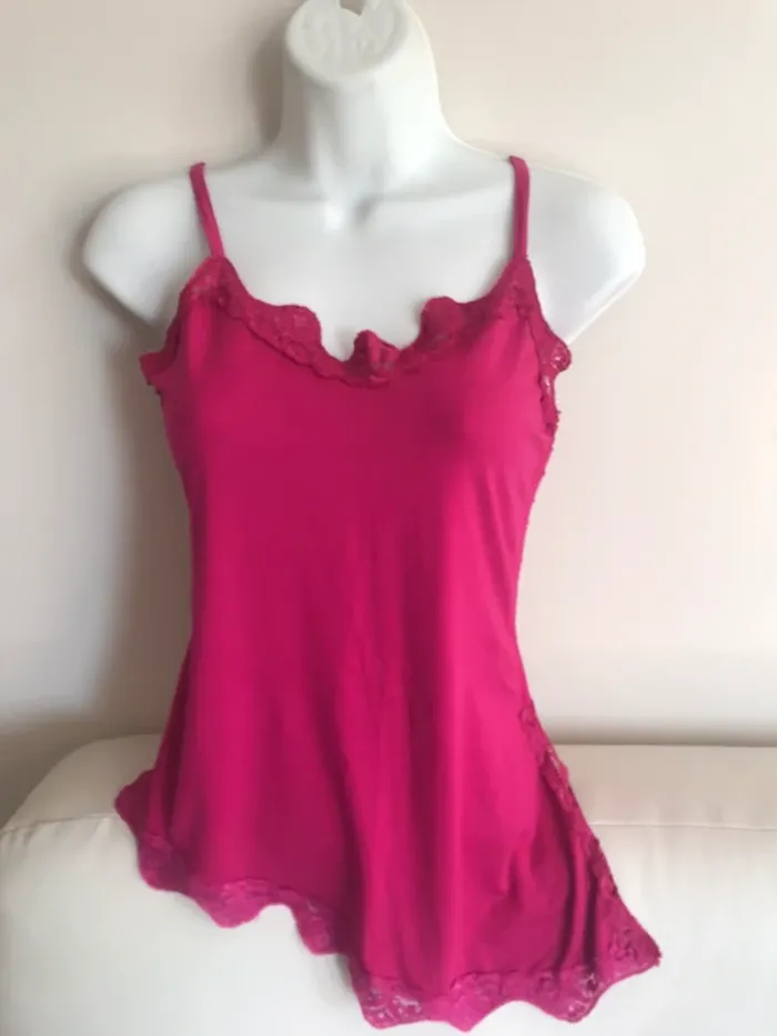 Débardeur rose fuchsia dentelle neuf