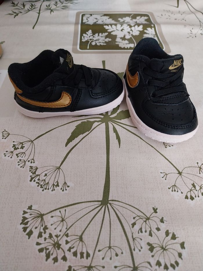 Chaussure nike et simple bébé