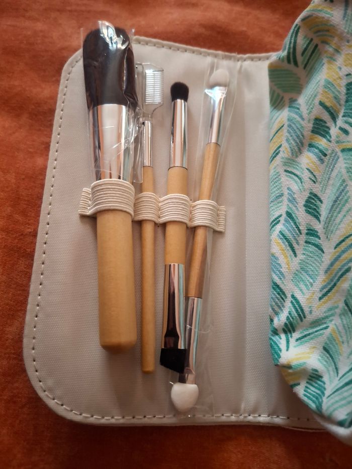 Trousse de voyage - photo numéro 5