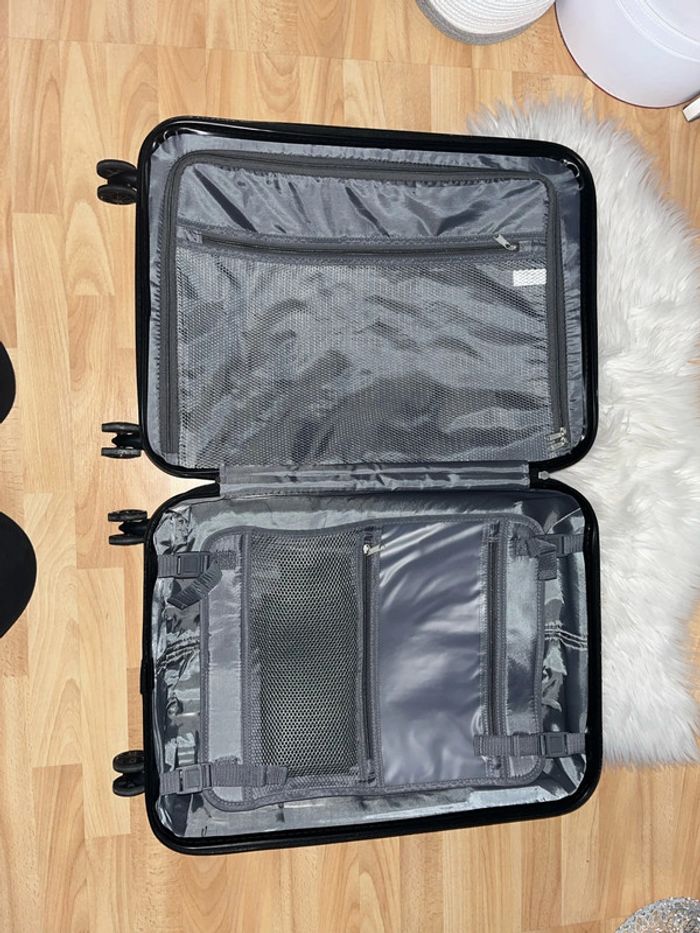 Valise rouge - photo numéro 3