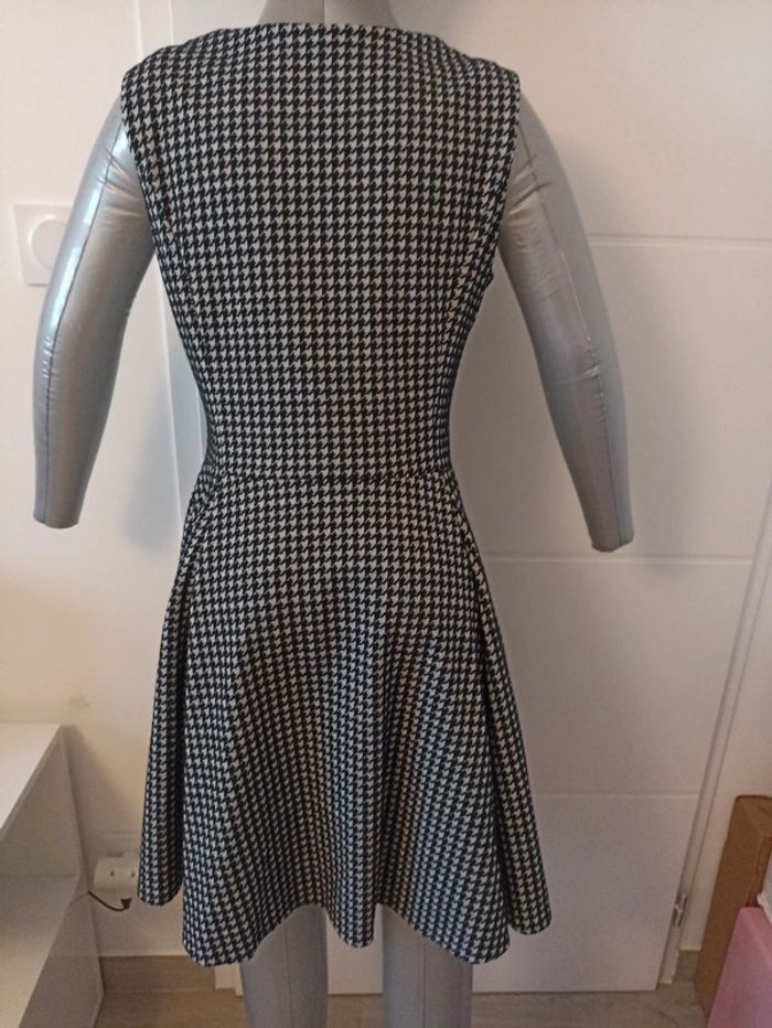 Robe patineuse sans manche - photo numéro 2