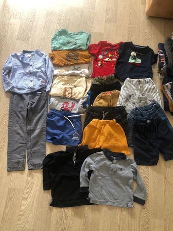 Lot 21 vêtements garçon 3-4 ans