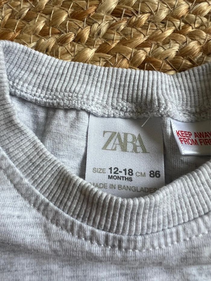 Lot 2 Tee-shirts Zara 12-18m - photo numéro 4