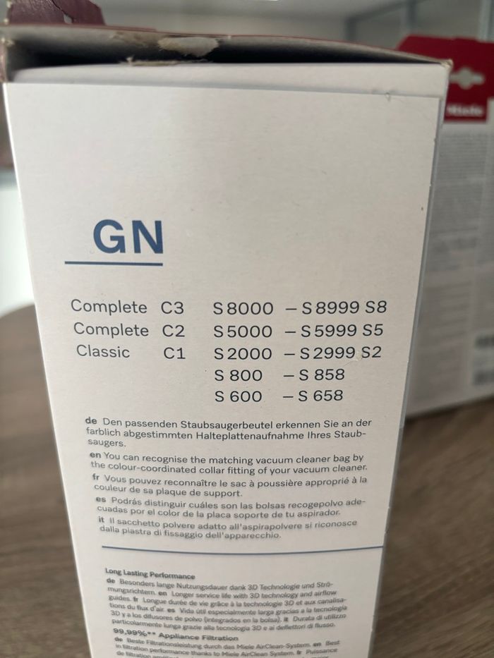 Lot de 2 boites de sacs aspirateur MIELE HyClean Pure GN 80% matieres recyclees X8 Sacs + 4 filtres - photo numéro 2