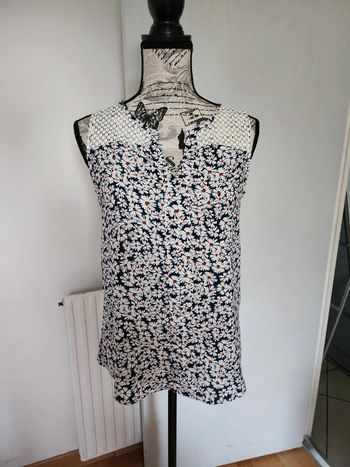 Très Jolie blouse Fleurie de marque Peace n'love et de taille 36_38