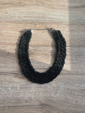 Collier tresser en perle noir