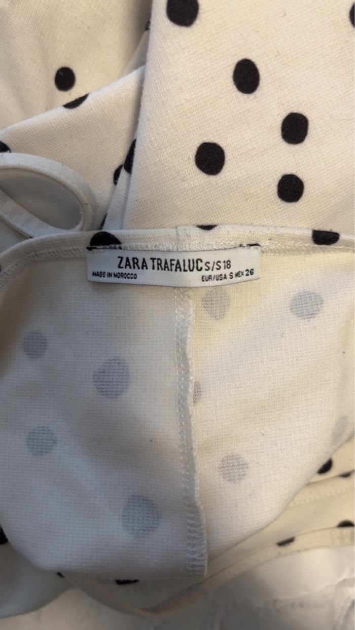 Robe courte à petit pois Zara