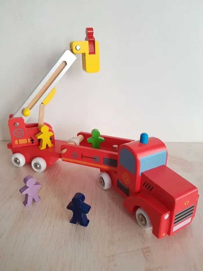 Grand camion de pompier en bois Story de Janod - photo numéro 17