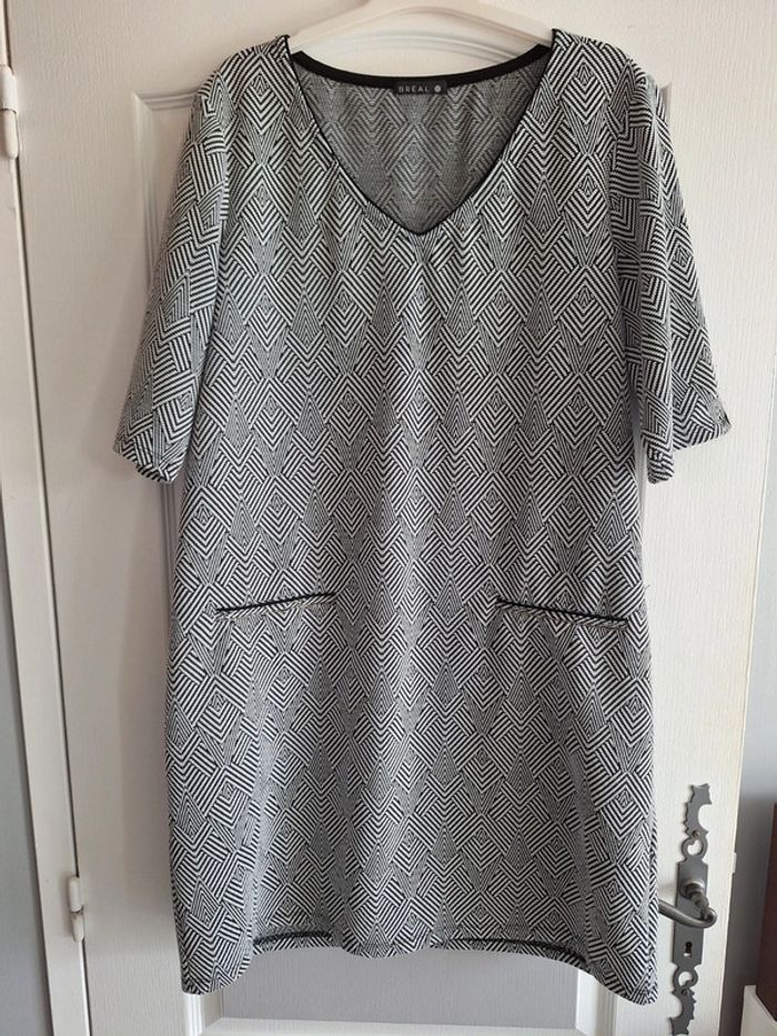 Robe noir et blanche