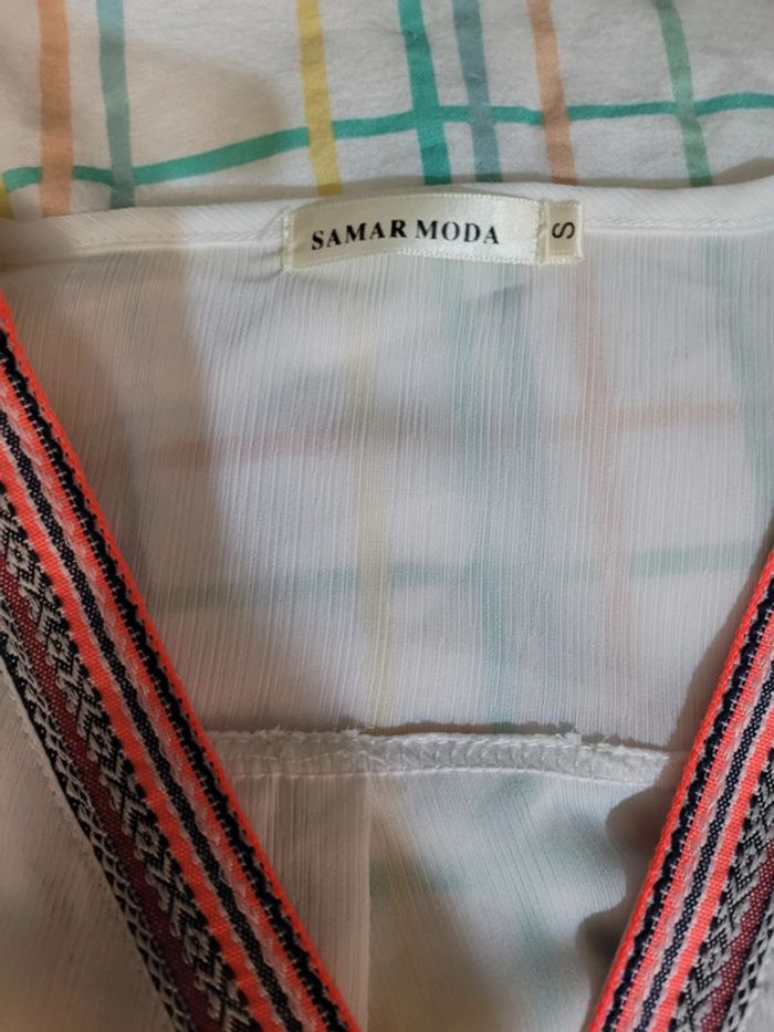 Blouse blanche, col V tressé rose, taille S - photo numéro 4