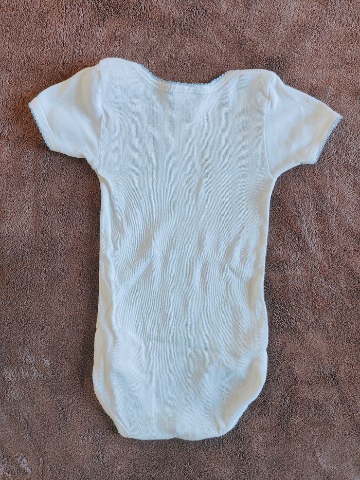 Lot 2 bodies mc blanc et jaune Petit Bateau 18 mois - photo numéro 4
