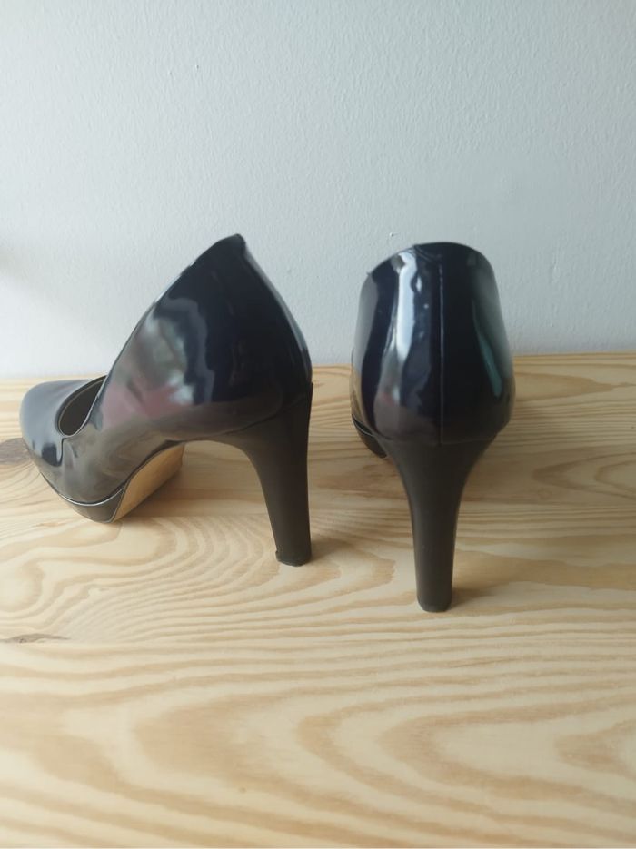 Escarpins cuir vernis bleu marine - photo numéro 3