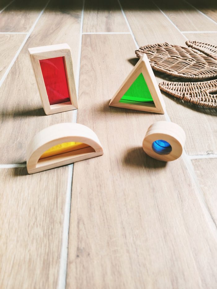 👋Lot de 4 blocs miroirs prismes sensoriels multicolores en bois d'hevea