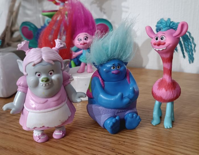 Lot de figurines trolls Poppy et ses amis + cadeaux - photo numéro 10