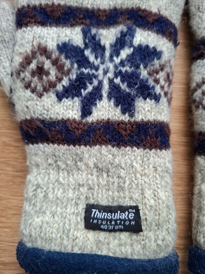 Gants mixtes Thinsulate chauds et confortables en bon état - photo numéro 2