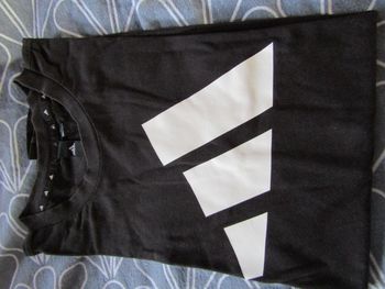 Lot de 3 ti shirts L ado 2 adidas un kiabi