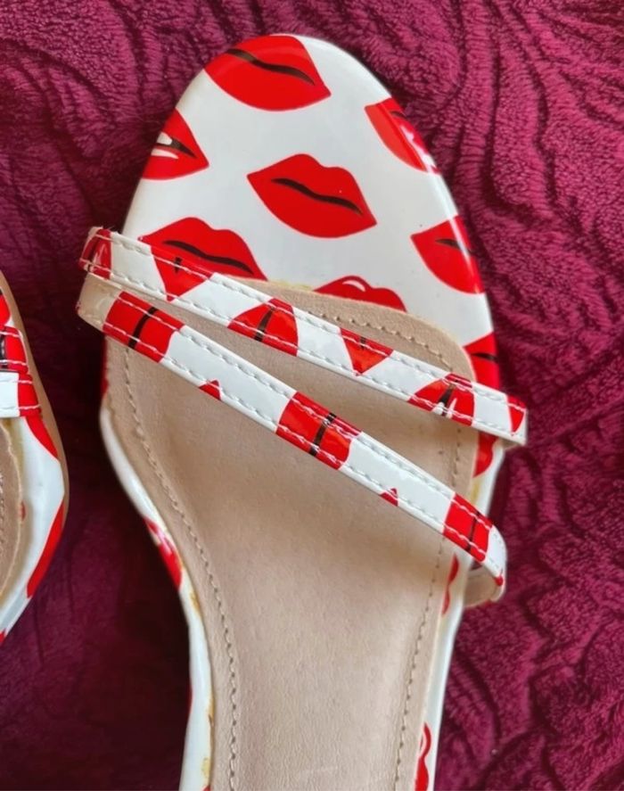 Sandales Buffalo à talons blanche et rouge - photo numéro 10