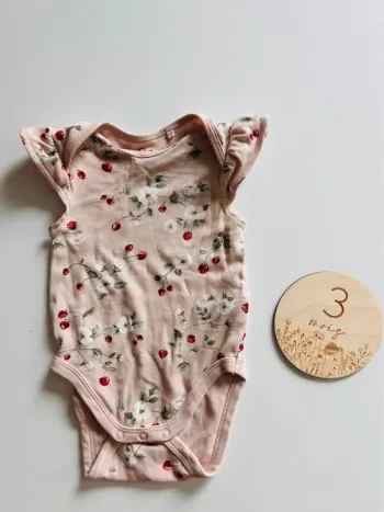 Body fraise et fleurs