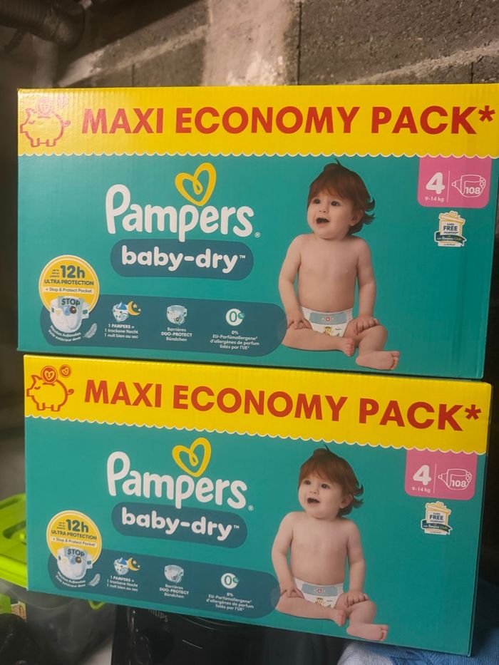 2 carton couche taille 4