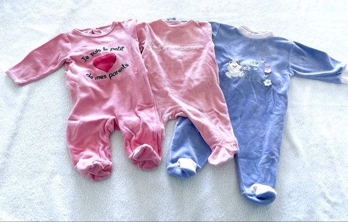 lots de 3 pyjama velours « Natalys et Kiabi  » T3 mois