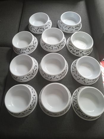 Lot de 12 gamelles pour chien