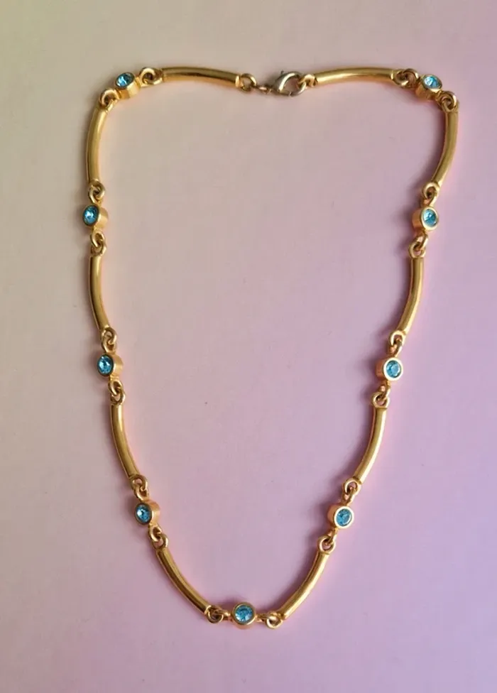 Collier et pierres turquoises
