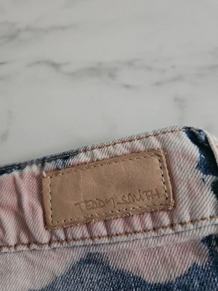 Teddy Smith short en jeans taille 24 - photo numéro 5