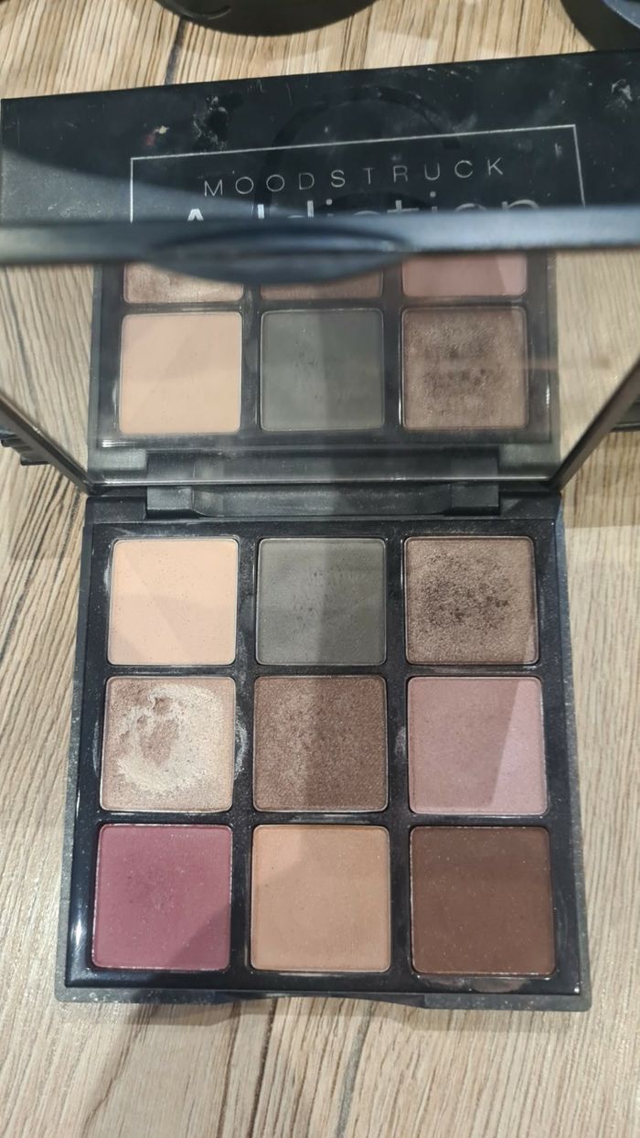 Gros lot de Palette yeux younique - photo numéro 1