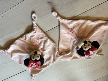 Lot de 2 doudous Minnie Disney neuf