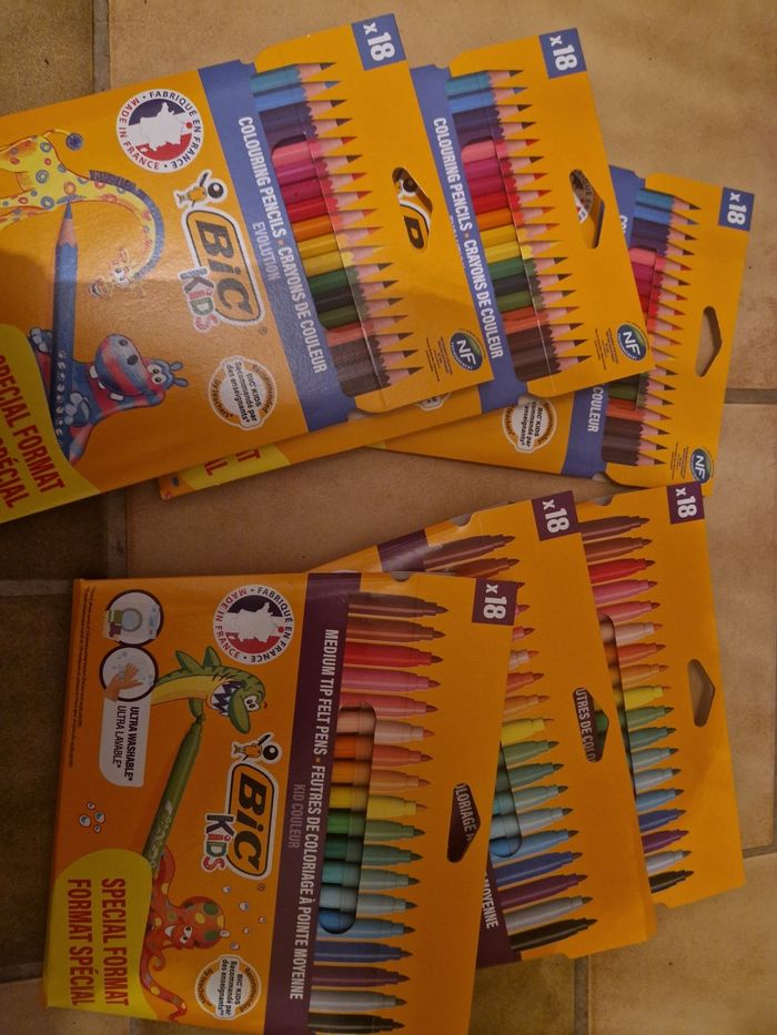Feutres + crayons couleurs