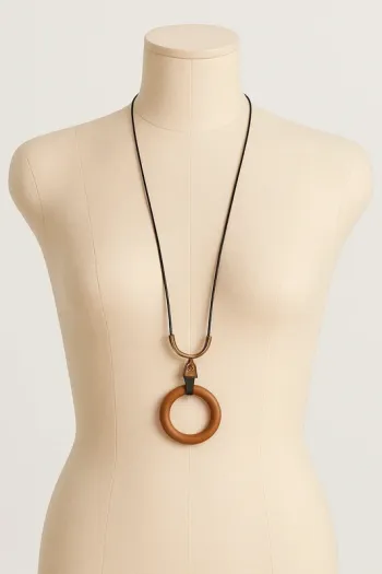 Collier long neuf avec étiquette