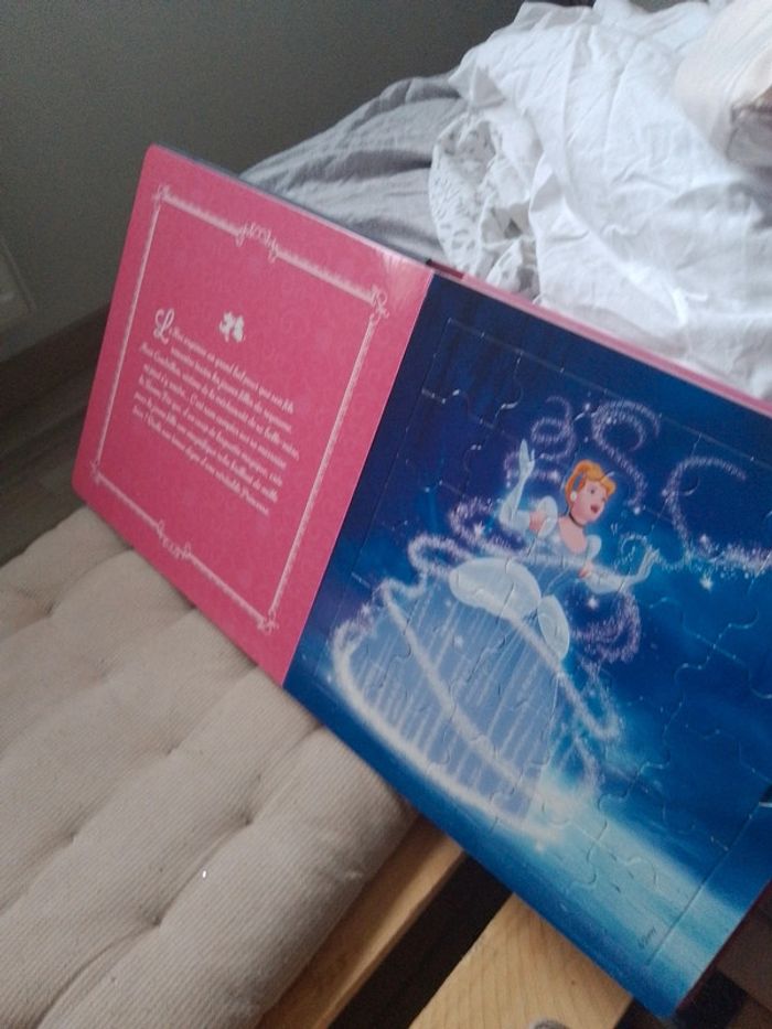 Livre puzzle Princesse Disney neuf - photo numéro 3