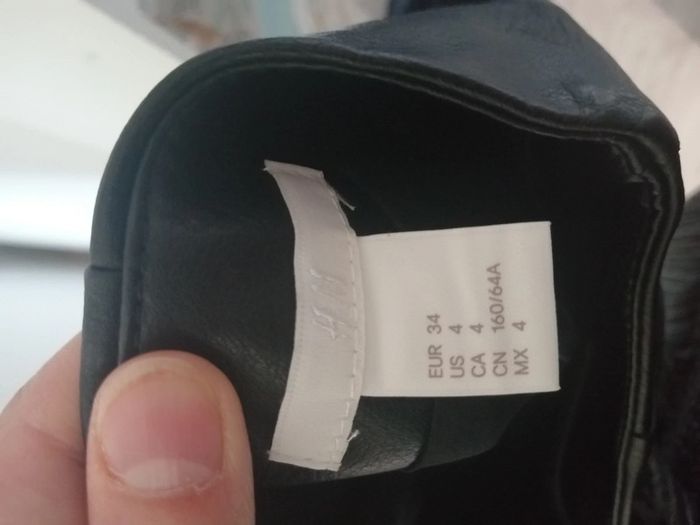 Mini jupe simili cuir - photo numéro 4