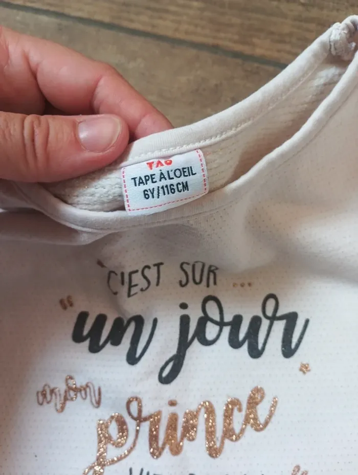 Tee shirt chemise manches courtes Fille 6 ans Un jour mon prince viendra Tao - photo numéro 2