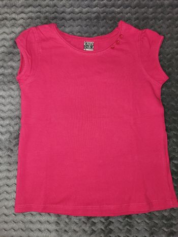 T-shirt à manches courtes taille 6 ans