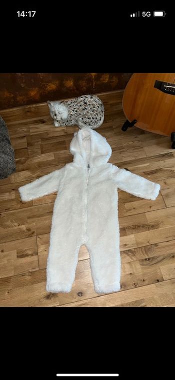 Jolie combinaison blanche épaisse et douce blanche jbc neuve 80cm/12mois