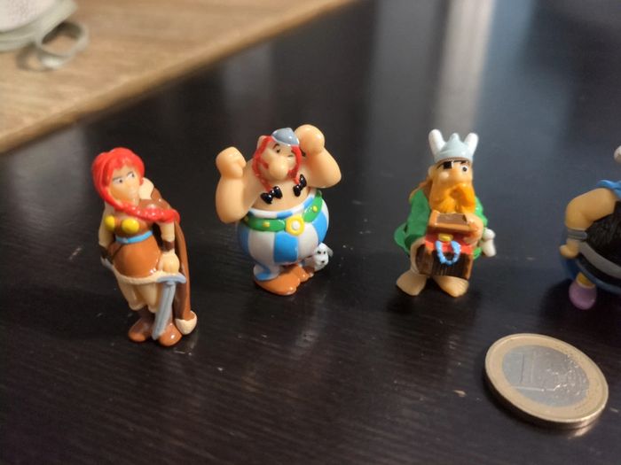 Lot figurines kinder Astérix et Obélix 2009 - photo numéro 2