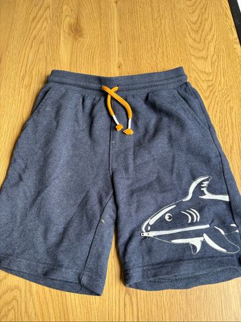 Short garçon taille 122