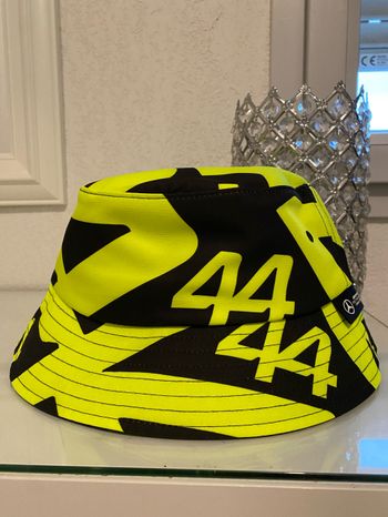 Chapeau Mercedes jaune et noir (Taille 58-60)neuf avec étiquette sous plastique