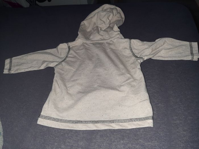 Maillot manches longues garçon 👦 taille 6mois avec capuche - photo numéro 2