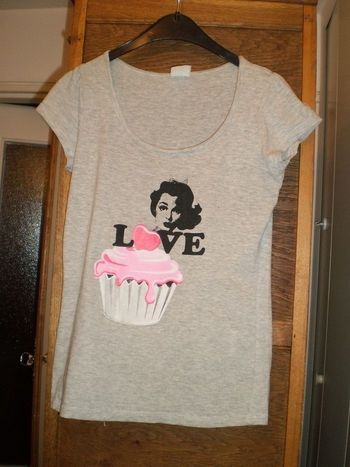 Tee shirt 16 ans gris tres bon etat