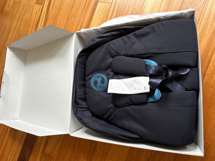 Assise priam 4 midnight blue bleu tissu plus cybex jamais utilisé