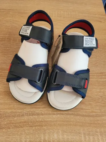 Sandalettes garcon neuves avec etiquette taille 29