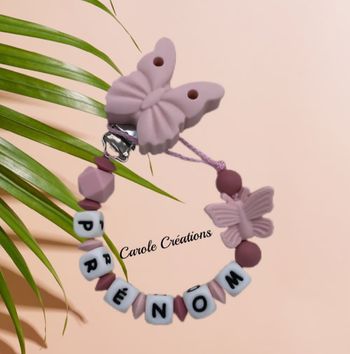 Attache tétine personnalisé fille en silicone papillon rose pastel blush