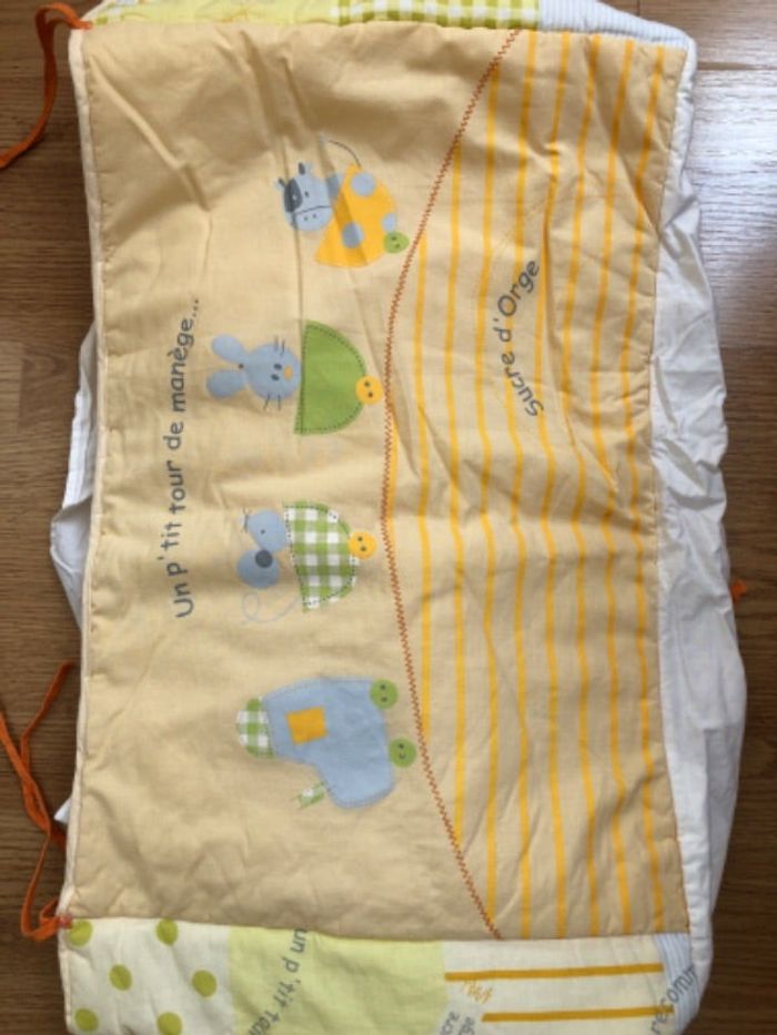 Tour de lit sucre d’orge