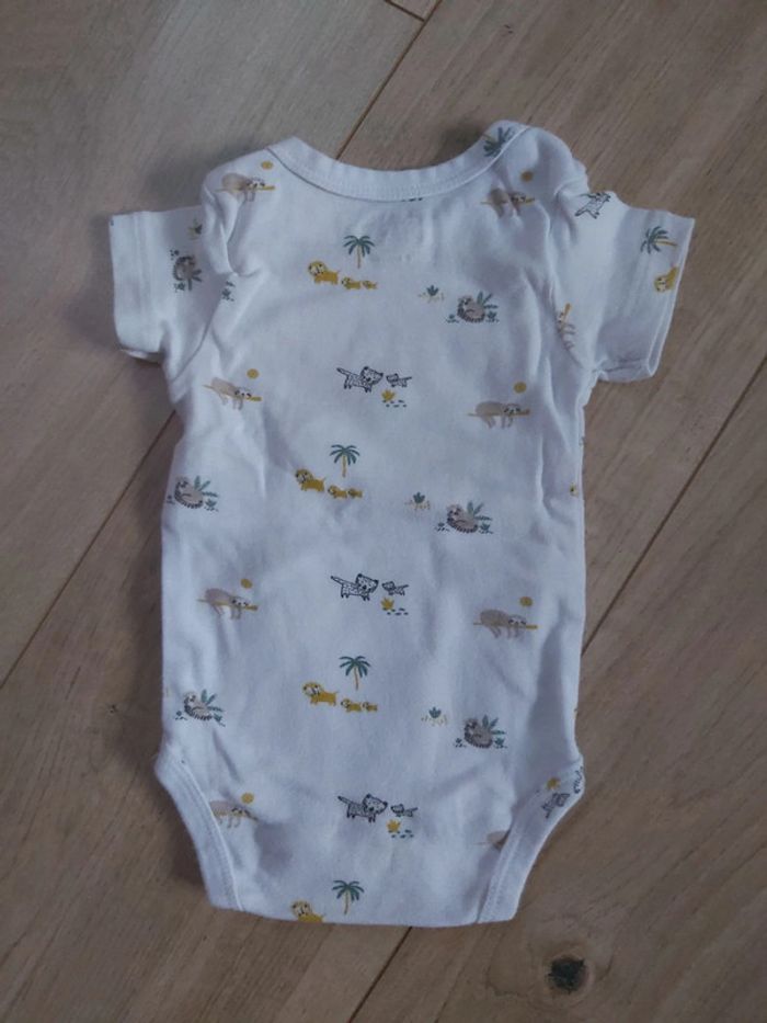 Lot de 3 bodies manches courtes mixte garçon/fille Kiabi 3 mois comme neuf (78) - photo numéro 7